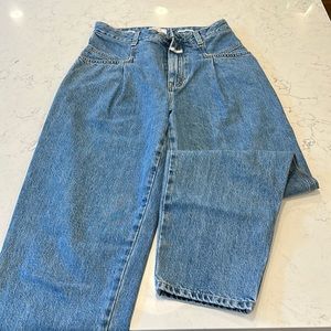 Closed women’s denim. Size 26. Great condition.